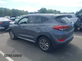 2018 Hyundai Tucson SEL z VIN KM8J33A46JU600381, wystawiony jako IAAI lot #43268402 z przebiegiem 88 535 mil mil oraz . Historia ofert i sprzedaży dostępna na DreamBid. Obrazek 3.