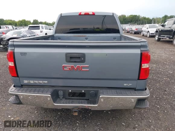 ✅ 2015 GMC Sierra 1500 SLT • VIN: 3GTU2VEC3FG292114 • Lot: 42853324. Listed on IAAI with 198,860 mi. Free auction sales archive from the USA and detailed vehicle history report at DreamBid. Image 17.