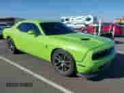 2015 Dodge Challenger R/T Scat Pack z VIN 2C3CDZFJ5FH714253, wystawiony jako IAAI lot #43095087 z przebiegiem 141 196 mil mil oraz . Historia ofert i sprzedaży dostępna na DreamBid. Obrazek 1.