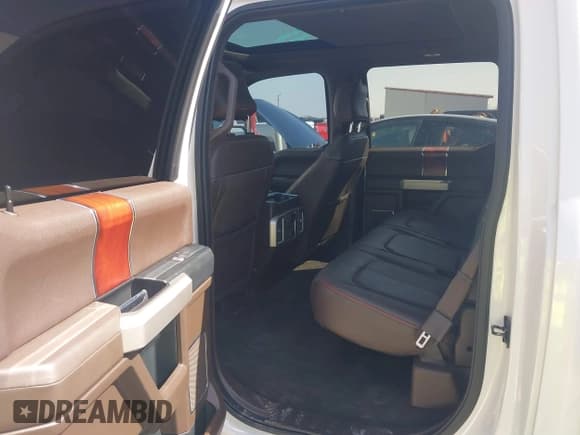 ✅ 2015 Ford F-150 XLT • VIN: 1FTEW1EG3FFB23040 • Lot: 41689219. Wystawiony na IAAI z przebiegiem 95 238 mil. Bezpłatny archiwum sprzedaży aukcyjnych z USA i szczegółowy raport historii pojazdu na DreamBid. Zdjęcie 8.