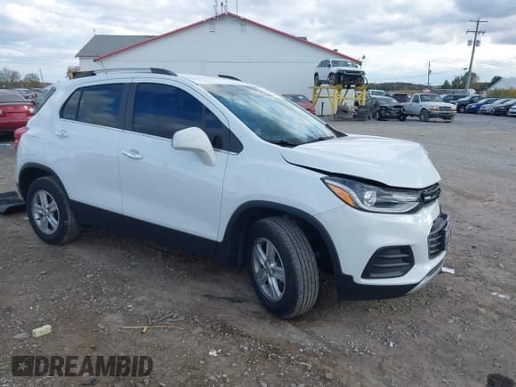 ✅ 2020 Chevrolet Trax LT • VIN: KL7CJPSB5LB000700 • Lot: 43531707. Wystawiony na IAAI z przebiegiem 28 920 mil. Bezpłatny archiwum sprzedaży aukcyjnych z USA i szczegółowy raport historii pojazdu na DreamBid. Zdjęcie 1.