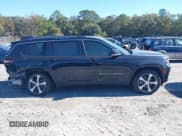 ✅ 2023 Jeep Grand Cherokee Limited • VIN: 1C4RJJBG7P8835982 • Lot: 43590126. Wystawiony na IAAI z przebiegiem 36 672 mil. Bezpłatny archiwum sprzedaży aukcyjnych z USA i szczegółowy raport historii pojazdu na DreamBid. Zdjęcie 13.