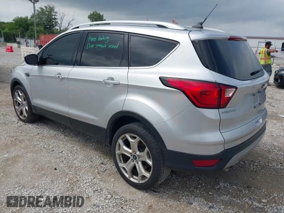 ✅ 2019 Ford Escape Titanium • VIN: 1FMCU9J90KUA13714 • Лот: 43020434. Опубликован ранее на IAAI с пробегом 150 862 миль. Бесплатный доступ к архиву аукционных продаж из США и подробный отчёт об истории автомобиля на DreamBid. Изображение 3.