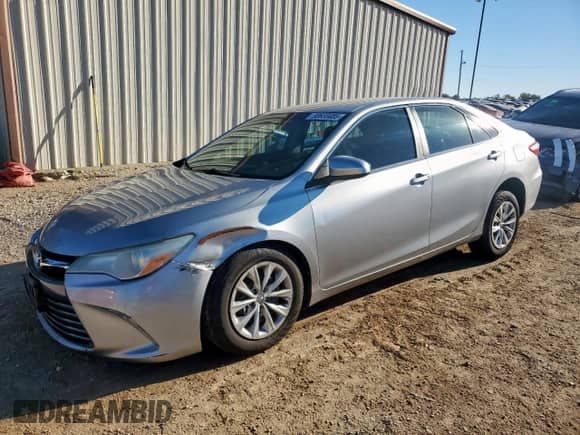 2015 Toyota Camry LE with VIN 4T4BF1FK4FR467561, listed as a Copart auction lot 90633485 with 183,799 mi miles and Clean title. Bid and sale history available at DreamBid. Image 1.