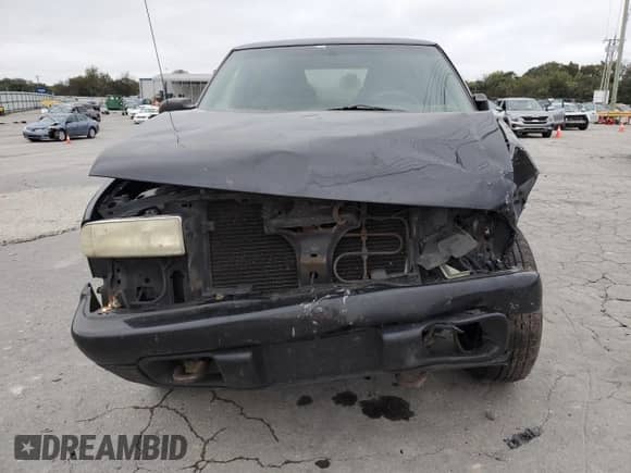 2004 Chevrolet S-10 LS z VIN 1GCDT13X74K116913, wystawiony jako Copart lot #85679345 z przebiegiem 263 416 mil mil oraz Czysty tytuł • Clean title. Historia ofert i sprzedaży dostępna na DreamBid. Obrazek 5.