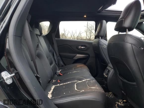 ✅ 2021 Jeep Cherokee 80th Anniversary • VIN: 1C4PJMMX0MD221882 • Lot: 92327225. Wystawiony na Copart z przebiegiem 52 114 mil. Bezpłatny archiwum sprzedaży aukcyjnych z USA i szczegółowy raport historii pojazdu na DreamBid. Zdjęcie 11.