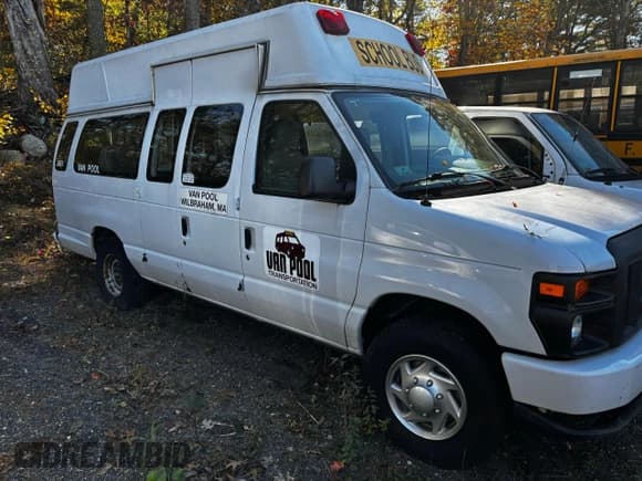 ✅ 2014 Ford Econoline Cargo Commercial • VIN: 1FTNS2EW5EDA97298 • Lot: 89735735. Listed on Copart with 152,500 mi. Free auction sales archive from the USA and detailed vehicle history report at DreamBid. Image 5.