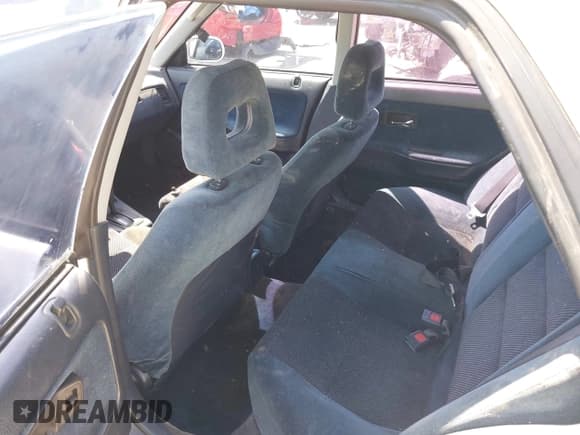 ✅ 1993 Acura Integra • VIN: JH4DB1650PS000677 • Lot: 42301738. Wystawiony na IAAI z przebiegiem 148 492 mil. Bezpłatny archiwum sprzedaży aukcyjnych z USA i szczegółowy raport historii pojazdu na DreamBid. Zdjęcie 8.