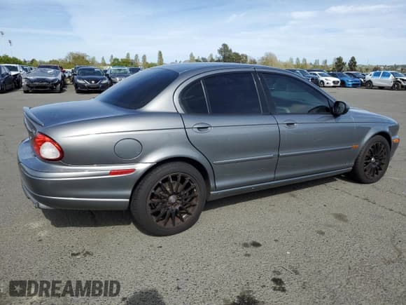✅ 2002 Jaguar X-Type • VIN: SAJEA53CX2WC46337 • Lot: 53122385. Wystawiony na Copart z przebiegiem 130 219 mil. Bezpłatny archiwum sprzedaży aukcyjnych z USA i szczegółowy raport historii pojazdu na DreamBid. Zdjęcie 3.
