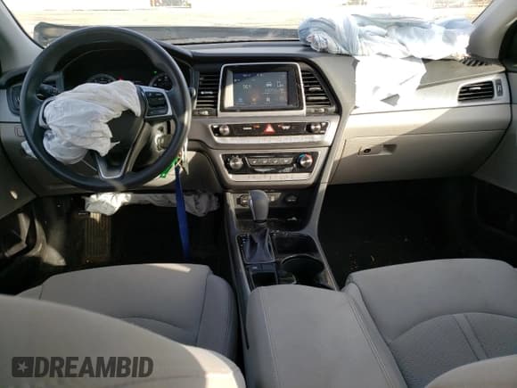 ✅ 2019 Hyundai Sonata SE • VIN: 5NPE24AF0KH742446 • Lot: 45921423. Listed on Copart with 24,876 mi. Free auction sales archive from the USA and detailed vehicle history report at DreamBid. Image 8.