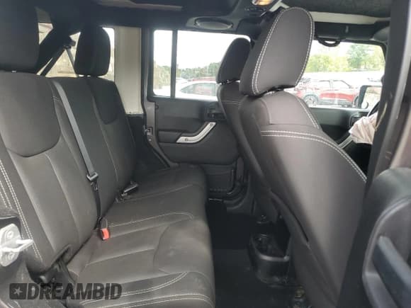 ✅ 2014 Jeep Wrangler Unlimited Sahara • VIN: 1C4BJWEG0EL258765 • Lot: 84206115. Wystawiony na Copart z przebiegiem 143 903 mil. Bezpłatny archiwum sprzedaży aukcyjnych z USA i szczegółowy raport historii pojazdu na DreamBid. Zdjęcie 11.