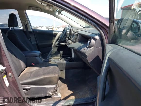 ✅ 2018 Toyota RAV4 LE • VIN: 2T3BFREV0JW710433 • Лот: 43213591. Опубликован ранее на IAAI с пробегом 156 395 миль. Бесплатный доступ к архиву аукционных продаж из США и подробный отчёт об истории автомобиля на DreamBid. Изображение 5.