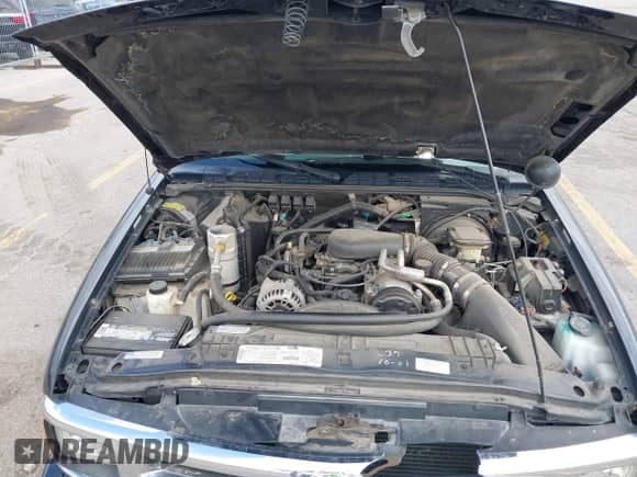 1997 Chevrolet S-10 LS with VIN 1GCCS19X2V8137981, listed as a IAAI auction lot 42100027 with 97,208 mi miles and . Bid and sale history available at DreamBid. Image 10.
