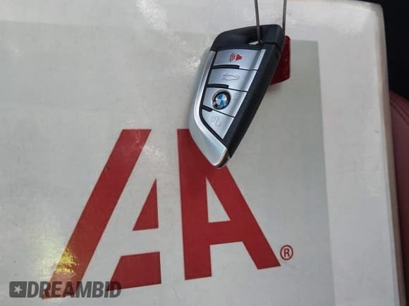 ✅ 2022 BMW 4 Series 430i • VIN: WBA63AV06NFM03305 • Lot: 43564658. Wystawiony na IAAI z przebiegiem 40 233 mil. Bezpłatny archiwum sprzedaży aukcyjnych z USA i szczegółowy raport historii pojazdu na DreamBid. Zdjęcie 11.