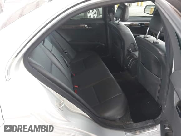 ✅ 2008 Mercedes-Benz C 350 Sport • VIN: WDDGF56X68F012232 • Lot: 43090735. Wystawiony na IAAI z przebiegiem 64 291 mil. Bezpłatny archiwum sprzedaży aukcyjnych z USA i szczegółowy raport historii pojazdu na DreamBid. Zdjęcie 8.