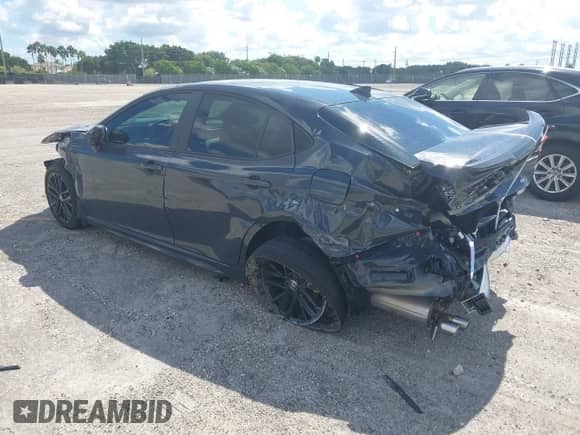 2025 Toyota Camry LE z VIN 4T1DAACK2SU117877, wystawiony jako IAAI lot #42668305 z przebiegiem 9 001 mil mil oraz . Historia ofert i sprzedaży dostępna na DreamBid. Obrazek 3.