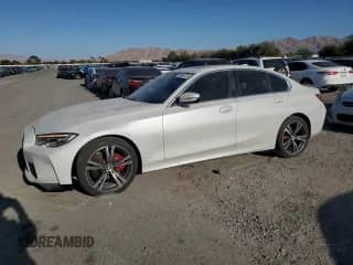 2020 BMW 3 Series 330i z VIN 3MW5R1J03L8B17241, wystawiony jako Copart lot #80584155 z przebiegiem 133 131 mil mil oraz Szkoda całkowita • Salvage title. Historia ofert i sprzedaży dostępna na DreamBid. Obrazek 1.