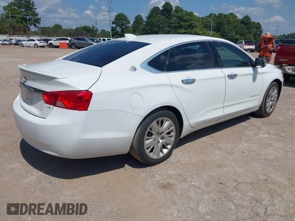 ✅ 2015 Chevrolet Impala LS • VIN: 2G11X5SL8F9246435 • Lot: 43173928. Listed on IAAI with 263,809 mi. Free auction sales archive from the USA and detailed vehicle history report at DreamBid. Image 4.