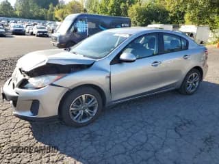 ✅ 2013 Mazda 3 i SV • VIN: JM1BL1TG4D1815526 • Лот: 81849735. Опубликован ранее на Copart с пробегом 103 585 миль. Бесплатный доступ к архиву аукционных продаж из США и подробный отчёт об истории автомобиля на DreamBid. Изображение 1.