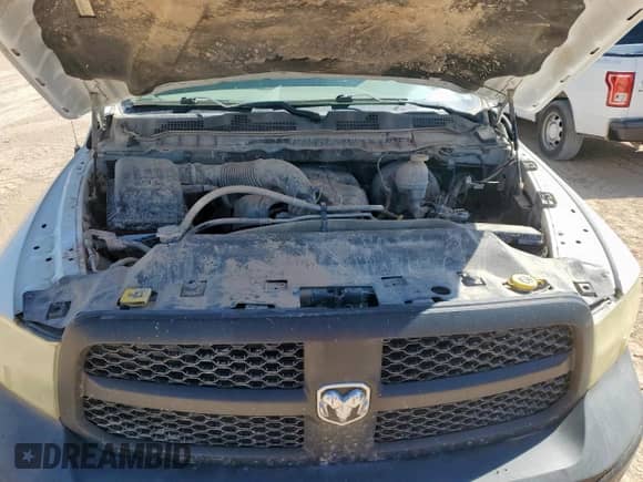 2019 Ram 1500 Tradesman z VIN 1C6RR7ST9KS672201, wystawiony jako Copart lot #82155275 z przebiegiem 136 786 mil mil oraz Szkoda całkowita • Salvage title. Historia ofert i sprzedaży dostępna na DreamBid. Obrazek 11.