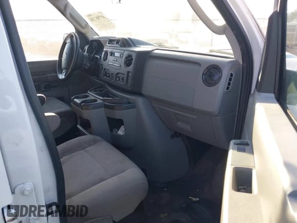 ✅ 2014 Ford Econoline Cargo Commercial • VIN: 1FTNE1EW1EDA74974 • Лот: 43708734. Опубликован ранее на IAAI с пробегом 260 649 миль. Бесплатный доступ к архиву аукционных продаж из США и подробный отчёт об истории автомобиля на DreamBid. Изображение 5.