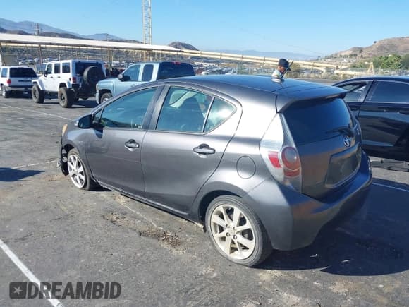 ✅ 2014 Toyota Prius Two • VIN: JTDKDTB38E1075021 • Лот: 43504522. Опубликован ранее на IAAI с пробегом 121 969 миль. Бесплатный доступ к архиву аукционных продаж из США и подробный отчёт об истории автомобиля на DreamBid. Изображение 3.
