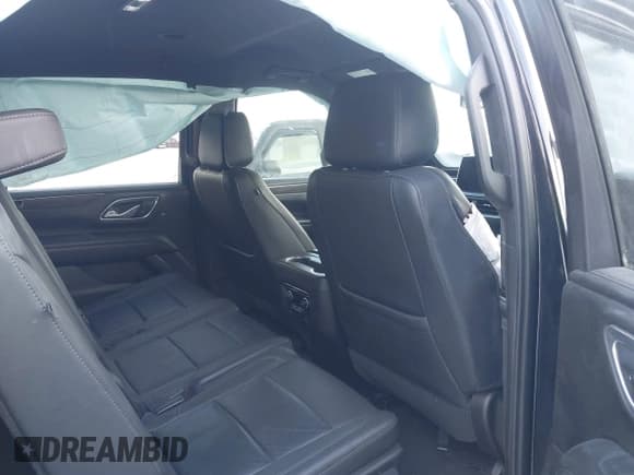 ✅ 2021 Chevrolet Suburban LT • VIN: 1GNSKCKD3MR266318 • Lot: 41333545. Wystawiony na IAAI z przebiegiem 125 032 mil. Bezpłatny archiwum sprzedaży aukcyjnych z USA i szczegółowy raport historii pojazdu na DreamBid. Zdjęcie 8.