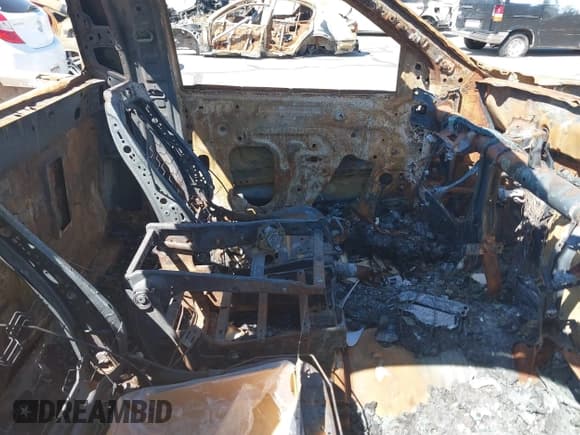 ✅ 2021 Chevrolet Silverado 1500 RST • VIN: 1GCUYEEL4MZ214338 • Лот: 39752554. Опубликован ранее на IAAI с пробегом Не указан. Бесплатный доступ к архиву аукционных продаж из США и подробный отчёт об истории автомобиля на DreamBid. Изображение 5.