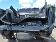 ✅ 2019 Chevrolet Silverado 1500 RST • VIN: 1GCRYEED8KZ248956 • Lot: 42172921. Wystawiony na IAAI z przebiegiem 63 811 mil. Bezpłatny archiwum sprzedaży aukcyjnych z USA i szczegółowy raport historii pojazdu na DreamBid. Zdjęcie 18.