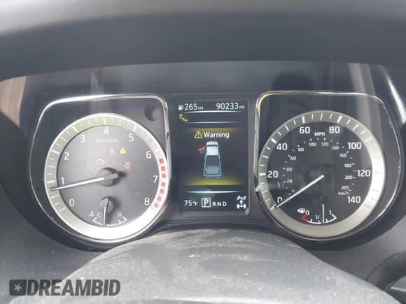 ✅ 2017 Nissan Titan SV • VIN: 1N6AA1C50HN562801 • Lot: 42702143. Wystawiony na IAAI z przebiegiem 90 233 mil. Bezpłatny archiwum sprzedaży aukcyjnych z USA i szczegółowy raport historii pojazdu na DreamBid. Zdjęcie 7.