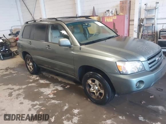 ✅ 2005 Toyota Highlander • VIN: JTEDD21AX50113675 • Lot: 43841872. Wystawiony na IAAI z przebiegiem 211 020 mil. Bezpłatny archiwum sprzedaży aukcyjnych z USA i szczegółowy raport historii pojazdu na DreamBid. Zdjęcie 1.