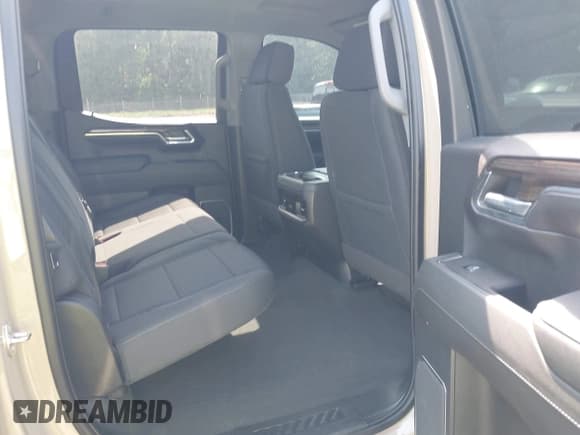 ✅ 2022 Chevrolet Silverado 1500 LT Trail Boss • VIN: 3GCUDFED1NG683382 • Lot: 42166832. Wystawiony na IAAI z przebiegiem 66 053 mil. Bezpłatny archiwum sprzedaży aukcyjnych z USA i szczegółowy raport historii pojazdu na DreamBid. Zdjęcie 8.