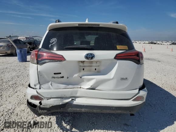 ✅ 2017 Toyota RAV4 XLE • VIN: 2T3WFREV2HW317013 • Lot: 87463465. Wystawiony na Copart z przebiegiem 85 894 mil. Bezpłatny archiwum sprzedaży aukcyjnych z USA i szczegółowy raport historii pojazdu na DreamBid. Zdjęcie 6.