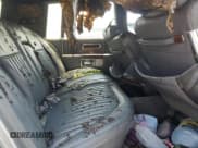 ✅ 1989 Cadillac Brougham • VIN: 1G6DW51Y0KR737900 • Lot: 61662345. Wystawiony na Copart z przebiegiem Nie podano. Bezpłatny archiwum sprzedaży aukcyjnych z USA i szczegółowy raport historii pojazdu na DreamBid. Zdjęcie 10.