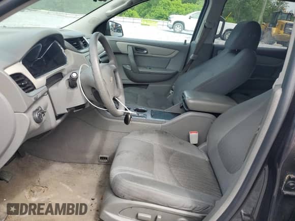 2017 Chevrolet Traverse LS z VIN 1GNKVFKD6HJ201654, wystawiony jako Copart lot #55476205 z przebiegiem 109 969 mil mil oraz Czysty tytuł • Clean title. Historia ofert i sprzedaży dostępna na DreamBid. Obrazek 7.