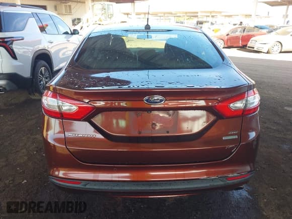 ✅ 2015 Ford Fusion SE • VIN: 3FA6P0HD6FR183772 • Lot: 43646414. Wystawiony na IAAI z przebiegiem 246 000 mil. Bezpłatny archiwum sprzedaży aukcyjnych z USA i szczegółowy raport historii pojazdu na DreamBid. Zdjęcie 16.