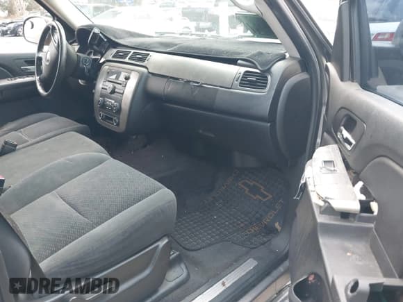 ✅ 2007 Chevrolet Suburban LT • VIN: 3GNFC16007G191138 • Lot: 41425886. Listed on IAAI with 150,250 mi. Free auction sales archive from the USA and detailed vehicle history report at DreamBid. Image 5.