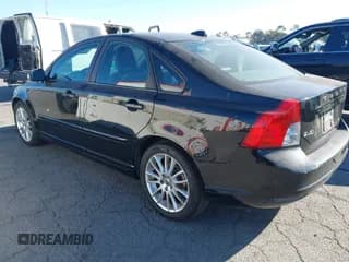✅ 2010 Volvo S40 • VIN: YV1390MS3A2506811 • Lot: 43652239. Listed on IAAI with 93,215 mi. Free auction sales archive from the USA and detailed vehicle history report at DreamBid. Image 3.