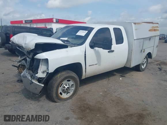 ✅ 2013 Chevrolet Silverado 2500HD Work Truck • VIN: 1GC2KVCG2DZ379092 • Lot: 42124836. Wystawiony na IAAI z przebiegiem Nie podano. Bezpłatny archiwum sprzedaży aukcyjnych z USA i szczegółowy raport historii pojazdu na DreamBid. Zdjęcie 2.