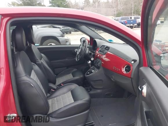 ✅ 2013 FIAT 500 Sport • VIN: 3C3CFFBR2DT629282 • Lot: 43778330. Listed on IAAI with 90,070 mi. Free auction sales archive from the USA and detailed vehicle history report at DreamBid. Image 5.