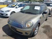 ✅ 2010 MINI Hardtop • VIN: WMWMF3C55ATZ25184 • Lot: 43063356. Wystawiony na IAAI z przebiegiem 89 312 mil. Bezpłatny archiwum sprzedaży aukcyjnych z USA i szczegółowy raport historii pojazdu na DreamBid. Zdjęcie 6.
