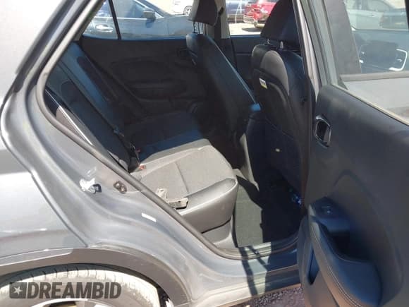 ✅ 2023 Hyundai Venue SEL • VIN: KMHRC8A37PU256494 • Lot: 39727783. Listed on IAAI with 20,170 mi. Free auction sales archive from the USA and detailed vehicle history report at DreamBid. Image 8.