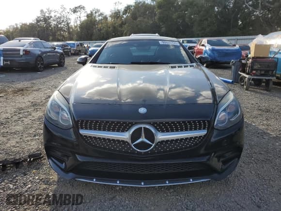 ✅ 2017 Mercedes-Benz SLC 300 • VIN: WDDPK3JA3HF127339 • Lot: 90805725. Wystawiony na Copart z przebiegiem 109 963 mil. Bezpłatny archiwum sprzedaży aukcyjnych z USA i szczegółowy raport historii pojazdu na DreamBid. Zdjęcie 5.