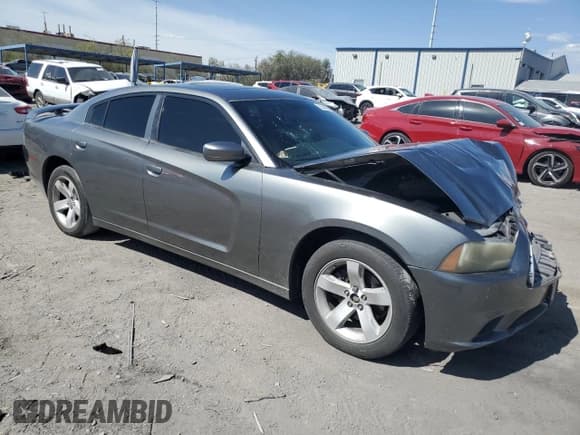 ✅ 2011 Dodge Charger Rallye • VIN: 2B3CL3CG5BH550115 • Lot: 55343285. Wystawiony na Copart z przebiegiem 141 079 mil. Bezpłatny archiwum sprzedaży aukcyjnych z USA i szczegółowy raport historii pojazdu na DreamBid. Zdjęcie 4.