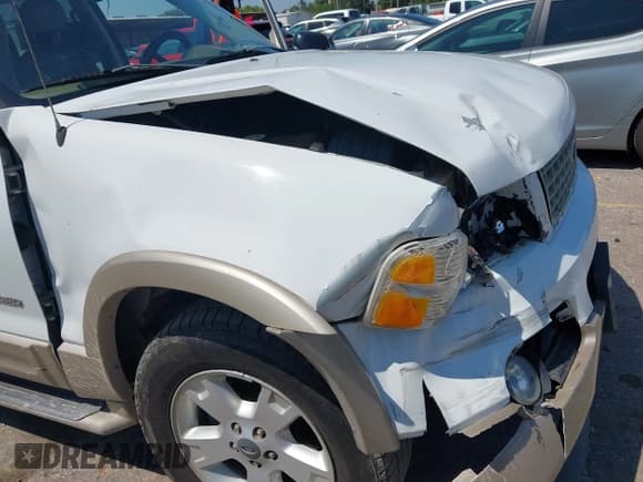 ✅ 2005 Ford Explorer Eddie Bauer • VIN: 1FMZU64W85ZA54450 • Lot: 43174280. Wystawiony na IAAI z przebiegiem 206 009 mil. Bezpłatny archiwum sprzedaży aukcyjnych z USA i szczegółowy raport historii pojazdu na DreamBid. Zdjęcie 6.