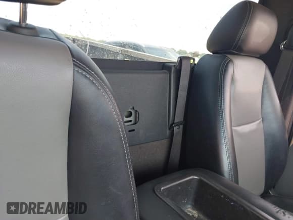 ✅ 2008 Chevrolet Silverado 1500 Work Truck • VIN: 1GCEC14X98Z317146 • Lot: 43074348. Listed on IAAI with 131,976 mi. Free auction sales archive from the USA and detailed vehicle history report at DreamBid. Image 8.