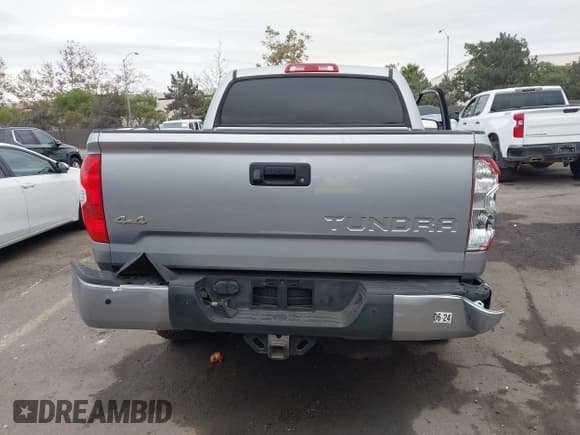 ✅ 2019 Toyota Tundra SR5 • VIN: 5TFDY5F14KX826612 • Лот: 43715910. Опубликован ранее на IAAI с пробегом Не указан. Бесплатный доступ к архиву аукционных продаж из США и подробный отчёт об истории автомобиля на DreamBid. Изображение 16.