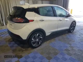 ✅ 2023 Chevrolet Bolt EV 2LT • VIN: 1G1FX6S05P4185826 • Lot: 44374435. Wystawiony na Copart z przebiegiem 8 126 mil. Bezpłatny archiwum sprzedaży aukcyjnych z USA i szczegółowy raport historii pojazdu na DreamBid. Zdjęcie 3.