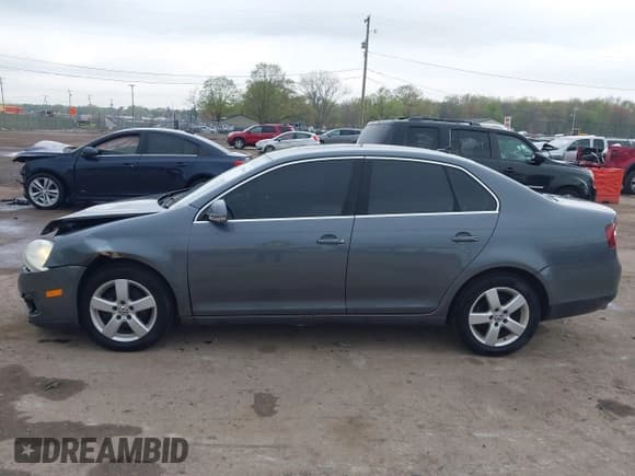 ✅ 2008 Volkswagen Jetta SE • VIN: 3VWRM71K18M135790 • Lot: 42165888. Wystawiony na IAAI z przebiegiem 147 523 mil. Bezpłatny archiwum sprzedaży aukcyjnych z USA i szczegółowy raport historii pojazdu na DreamBid. Zdjęcie 14.