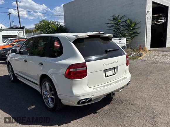 ✅ 2009 Porsche Cayenne GTS • VIN: WP1AD29P99LA60454 • Лот: 80568835. Опубликован ранее на Copart с пробегом 114 328 миль. Бесплатный доступ к архиву аукционных продаж из США и подробный отчёт об истории автомобиля на DreamBid. Изображение 3.